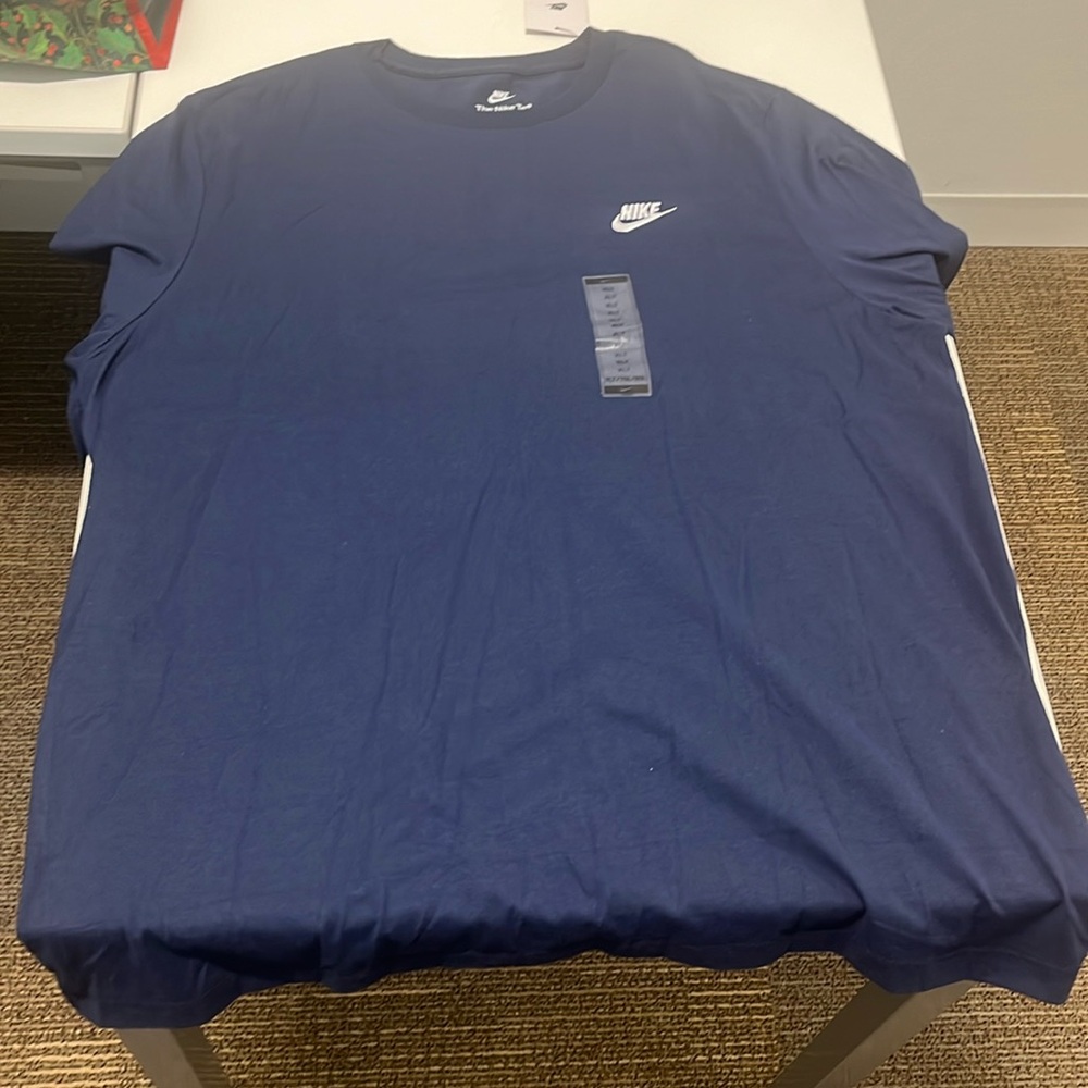 Men’s Long sleeve Nike Tee ( XL )
